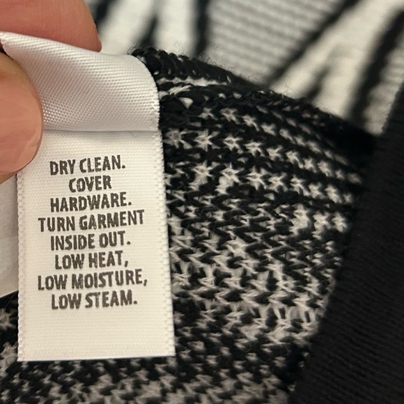 St. John Black & White Diamond Pattern Cardigan - Picture 8 of 9